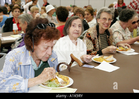 Miami Beach Florida, Hispanic Community Center, Zentrum, Latein Latino Latina, Senioren Bürger, Ferienparty, Unterhaltung, Leistung, Show, Stockfoto