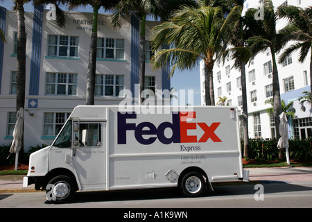 Miami Beach Florida, South Beach, Ocean Drive, FedEx Truck, LKW, Lieferung über Nacht, geparkt, FL061225046 Stockfoto