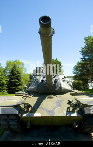 Amerikanischen Sherman-Panzer des zweiten Weltkriegs sitzt vor der American Legion in Portage PA Stockfoto