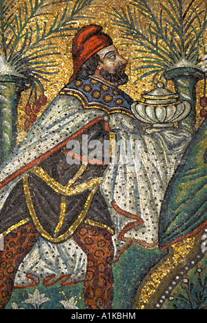 Ravenna Italien Basilica di Sant Apollinare Nuovo Detail 6. C-Mosaiken, die Darstellung der drei 3 Könige oder Magi Stockfoto