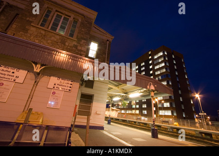 Die Plattform an Swindon station Stockfoto