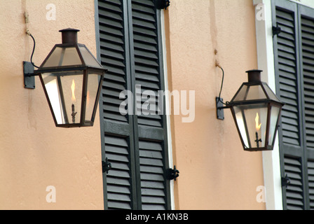 Antike schmiedeeiserne Gaslaternen in New Orleans Stockfoto