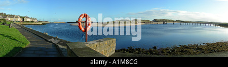 Brücke zum Strand, Fluss Lossie, Lossiemouth, Moray Stockfoto