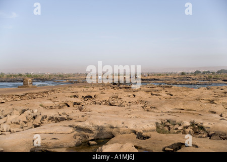 Brücke über den Fluss Niger am Stadtrand von Bamako, Mali, Westafrika Stockfoto