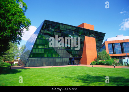 Halifax Bank of Scotland (HBOS) Büro Aylesbury Buckinghsmshire auch bekannt als die blaue Leany Stockfoto