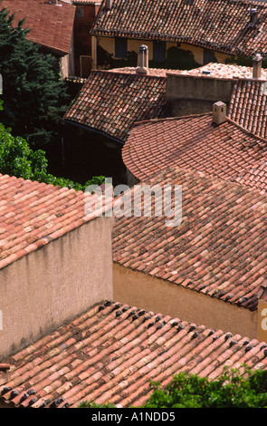 Auguines Dorf Dachziegel In Provence Frankreich Stockfoto