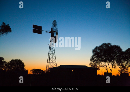 Windmühle Glendambo Stuart Highway Outback South Australia Australien Stockfoto