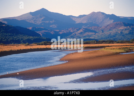 Snowdon und Glaslyn-Mündung von Porthmadog Snowdonia-Nord-West-Wales Stockfoto