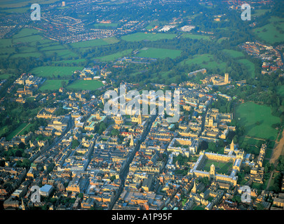 Die Stadt Oxford und Hochschulen aus der Luft Stockfoto