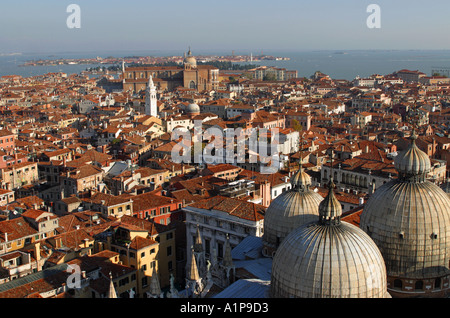 Blick über die Stadt von Camponile Venedig Italien Stockfoto
