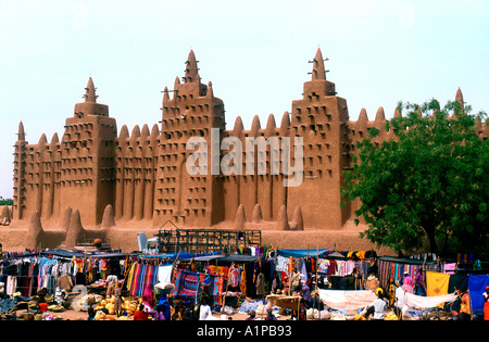 Außerhalb der großen Moschee Djenne Mali Stockfoto