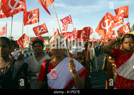 Einer Demonstration von einer kommunistischen Partei auf der Straße in Chennai Madras in Südindien Stockfoto