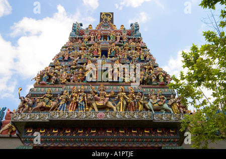 Sri Veeramakaliamman Hindu-Tempel, Singapur. Dach-Detail. Stockfoto