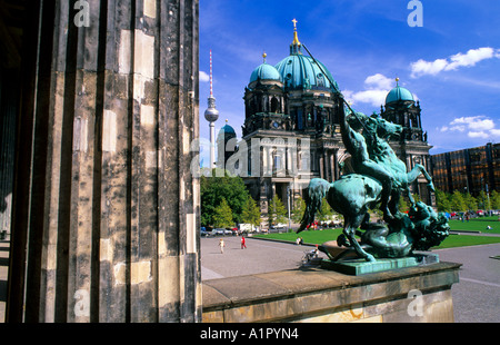 Kuppel des Berliner gesehen vom alten Museum Lustgarten Berlin Mitte Deutschland Stockfoto