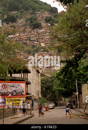 Panorama typische Favela Hang Wohnstätten Santa Marta Rio De Janeiro Brasilien Brasil Süden Lateinamerikas übereinander gebaut Stockfoto