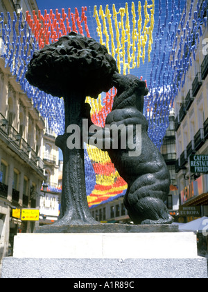 Spanien-Madrid-Puerta del Sol-Bär und Erdbeerbaum Madrid Symbol Stockfoto