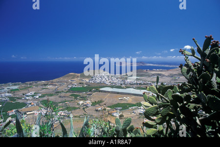Spanien, Kanarische Inseln, Gran Canaria, Las Palmas in der Ferne Stockfoto