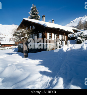 Typische traditionelle Schweizer Chalet, Verbier, Berner Alpen, Schweiz Stockfoto