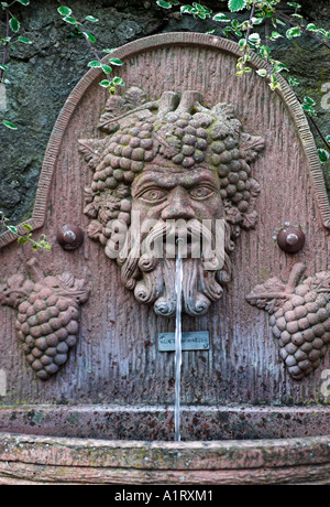 Spa-Wasser-Brunnen in Bad Honnef im frühen Herbst Deutschland Stockfoto