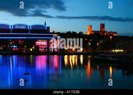 Nachtansicht über Brayford Pool Lincoln Lincolnshire England Stockfoto