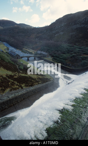 Caban Coch Damm in die Welsh-Elan-Tal Stockfoto