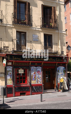 Bar in Plaza de Puerta Cerrada la Fontailla Madrid Spanien EU-Europa Stockfoto