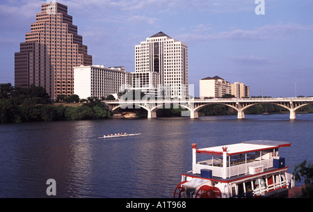 Skyline der Stadt und Colorado River Austin Texas USA Stockfoto