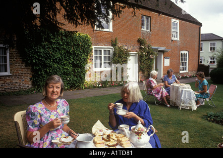 Nachmittagstee UK bei Jane Austins Austen s Haus Chawton Hampshire England HOMER SYKES Stockfoto