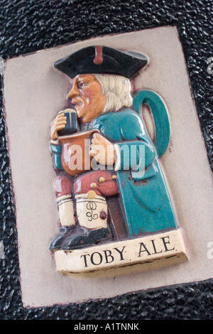 Toby Jug melden Werbung Toby Ale vor öffentlichen Haus in der City of London Stockfoto