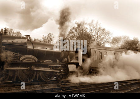 Großen Marquess Klasse Dampfzug bis zum Einsatz im Churnet Valley Railway Center In Staffordshire England gefeuert wird. Stockfoto