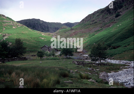 ein Tal in den See Disrtict Old Mine auf halber Höhe Stockfoto