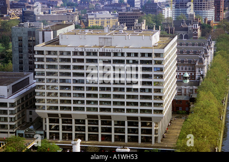 ST. THOMAS HOSPITAL AS GESEHEN VOM LONDON EYE 2000 Stockfoto