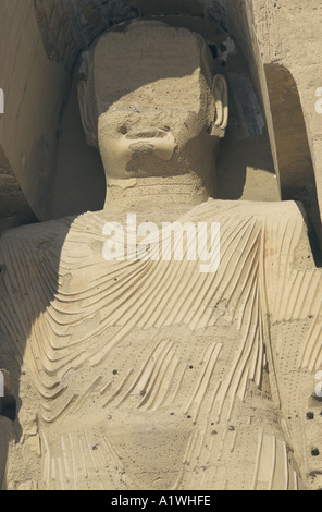 BAMIYAN AFGHANISTAN 1998 Nahaufnahme des großen Buddha, da von den Taliban zerstört Stockfoto