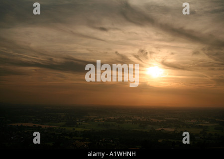 Blick vom Mow Cop Torheit in den Ebenen von Cheshire, UK Stockfoto