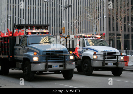 NYPD. New York Verkehr Polizei LKW.  Am frühen Morgen Manhattan. New York City. Winter. USA Stockfoto