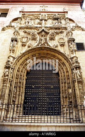 Beschlagene Tür und ornamentalen Surround auf der Kathedrale Malaga Spanien Europa EU Stockfoto