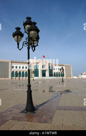 Außenansicht mit Fassade des neuen Rathauses am Place De La Kasbah in Tunis, Hauptstadt von Tunesien Stockfoto