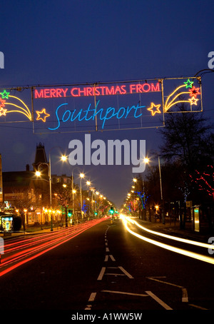 Herzlich Willkommen Sie in Southport Weihnachtsbeleuchtung in Southport, Merseyside, Lord Street, Großbritannien Stockfoto