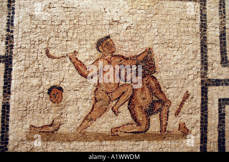 Theseus tötet den Minotaurus auf römisches Mosaik in das Bardo-Museum in Tunis, Hauptstadt von Tunesien Stockfoto