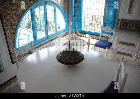 Esszimmer im Dar el Annabi Traditionshaus in Stadt Sidi Bou Said, Tunesien Stockfoto