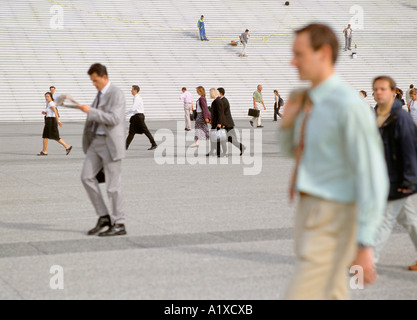 Ein weiterer Arbeitstag, La Défense, Paris. Stockfoto