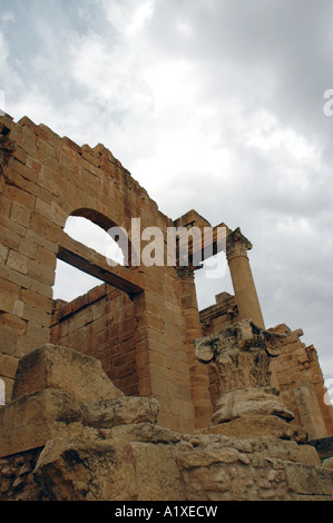 Tempel des Jupiter auf dem großen Forum in römischen Antike Sufetula, heute bekannt als Sbeitla, Tunesien Stockfoto