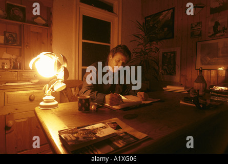 SOZIALARBEITERIN ÜBER NACHT ANRUF HARINGEY LONDON 1994 Stockfoto