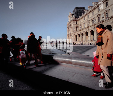 "Cour Napoleon", dem Louvre, Paris, Frankreich. Stockfoto