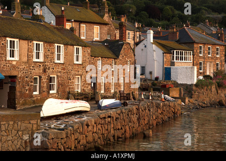 Mousehole Harbour in der goldenen Morgensonne Stockfoto