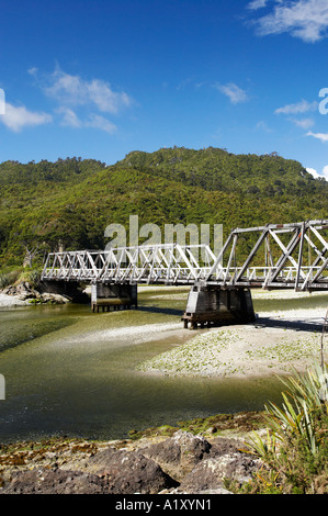 Historische Brücke über Fox River in der Nähe von Paparoa Nationalpark Westküste Südinsel Neuseeland Stockfoto