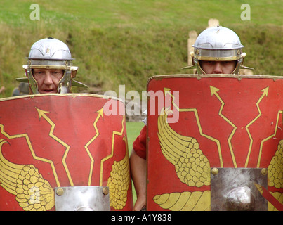 Römische Legionäre im Amphitheater in Caerleon South Wales Großbritannien 2004 Stockfoto