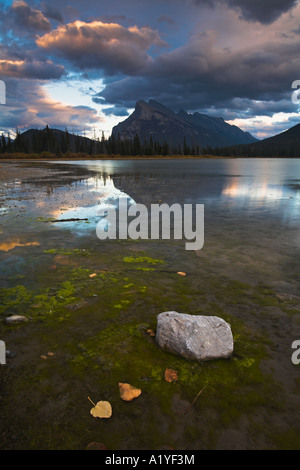Mount Rundle von Vermillion Seen, Banff Nationalpark, Kanada Stockfoto