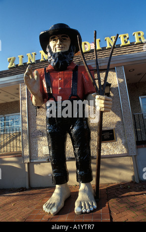 berühmte AMOS riesigen amische Mann Statue früher außerhalb Diner Lancaster PA Pennsylvania Essen Trinken entspannen Entspannung stop Stockfoto