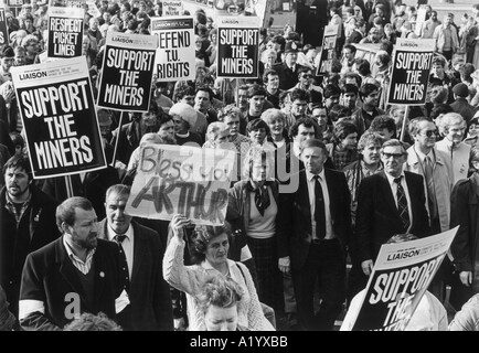 John Sturrock Netzwerk Fotografen Bild Ref JSA 10096823 Psd Bergarbeiterstreik London Februar 1985 Stockfoto